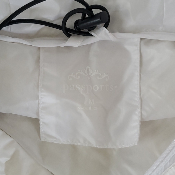 🆕️ Passport Puffer Jacket - Picture 5 of 16